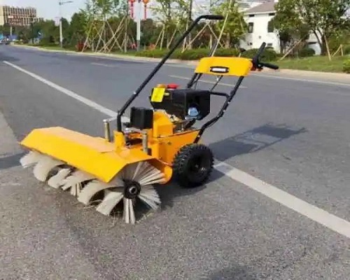 掃雪機停止作業後應完成以下工作